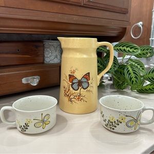 VTG 70s Retro Butterfly Bundle 2 Soup Mug Cups & 1 Treasure Crafts Pitcher